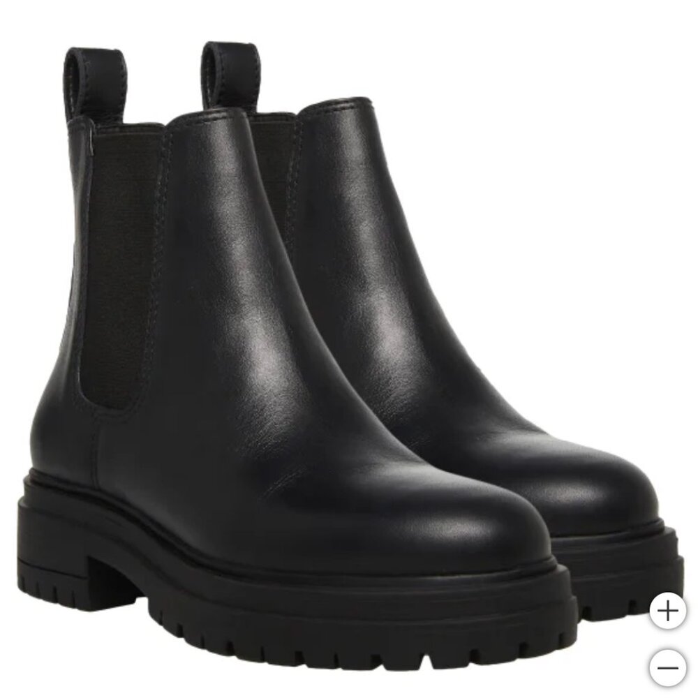 Steve Madden Ladies' Chelsea Boot - Black | Size: 8 M
